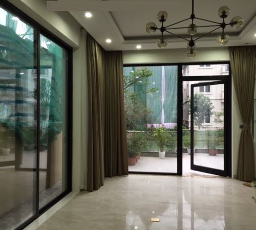 CỬA ĐI MỞ QUAY 1 CÁNH