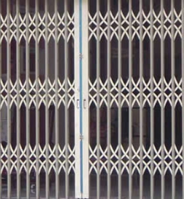 CỬA KÉO ĐÀI LOAN GIÁ RẺ 2